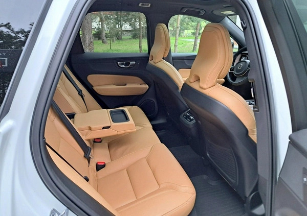 Volvo XC 60 cena 162000 przebieg: 51000, rok produkcji 2021 z Czersk małe 667